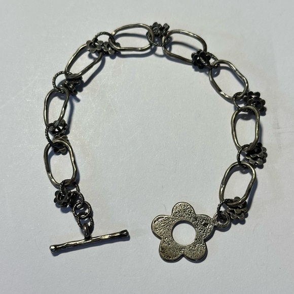 Silpada 925 Flower Hammered Silver Toggle Clasp Chain Bracelet Artisan Y2K Bratz - Picture 1 of 4